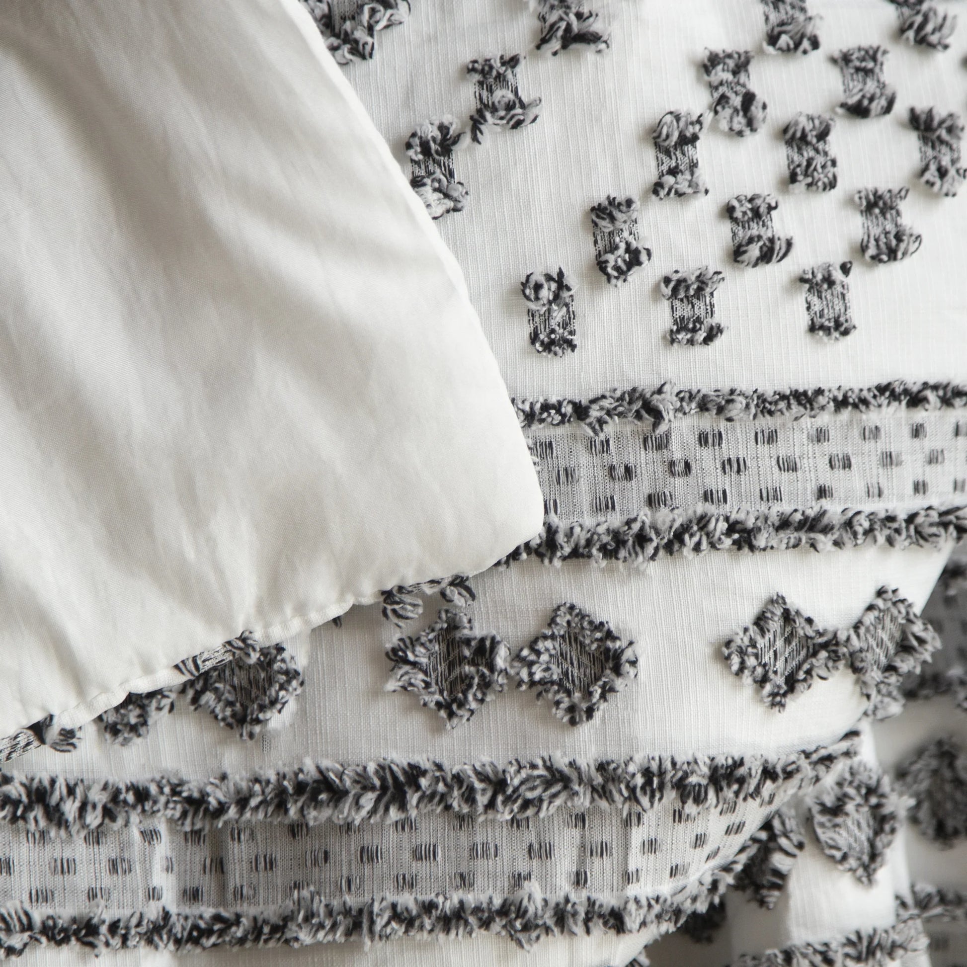 Aspen Comforter Set - Back & White - Geometric Design - The Boho House