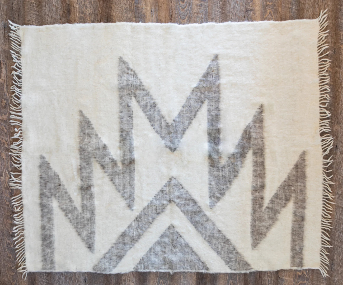 Momostenango Handwoven Blanket - 100% wool - Handwoven - Grey & White - The Boho House