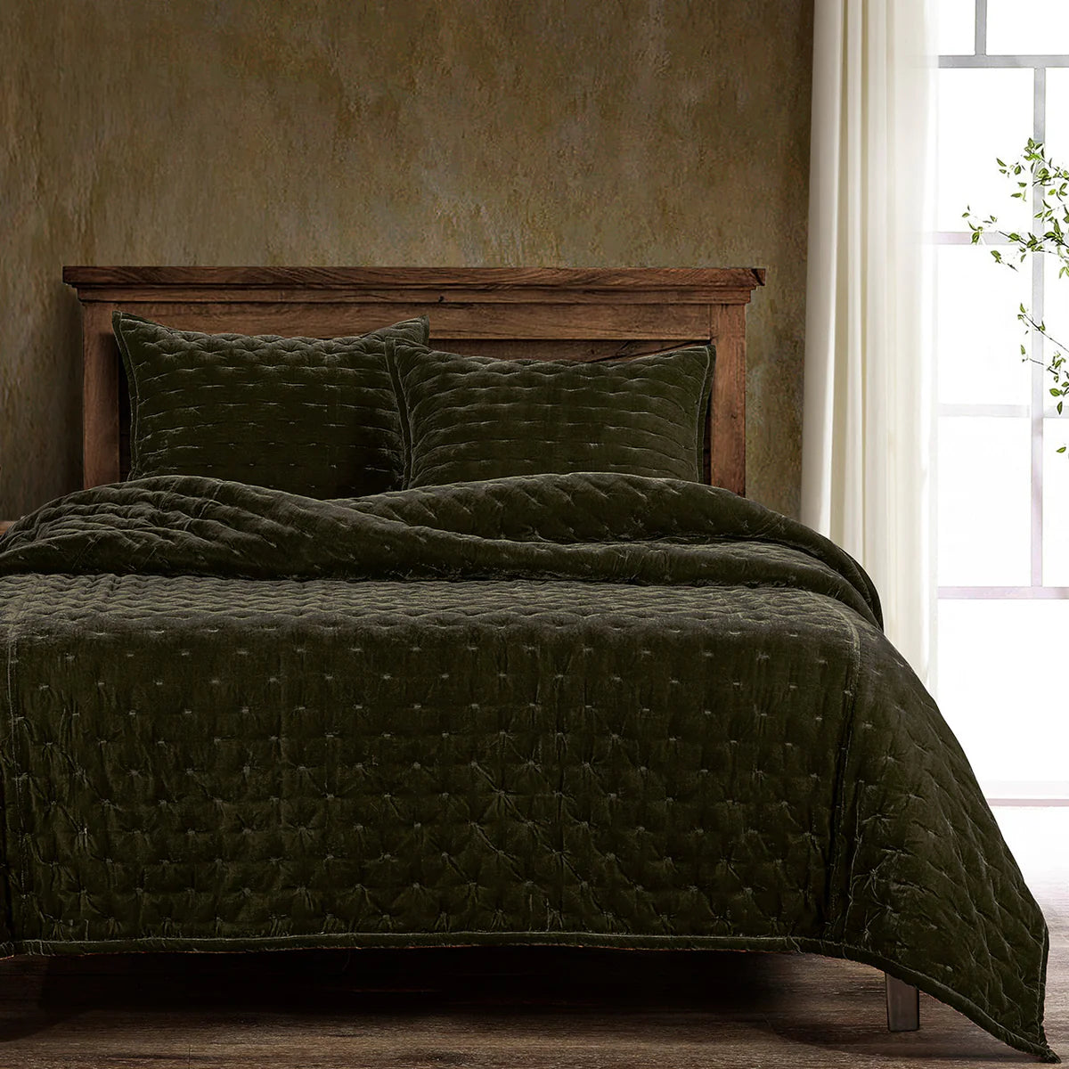 Lila Velvet Quilt Set