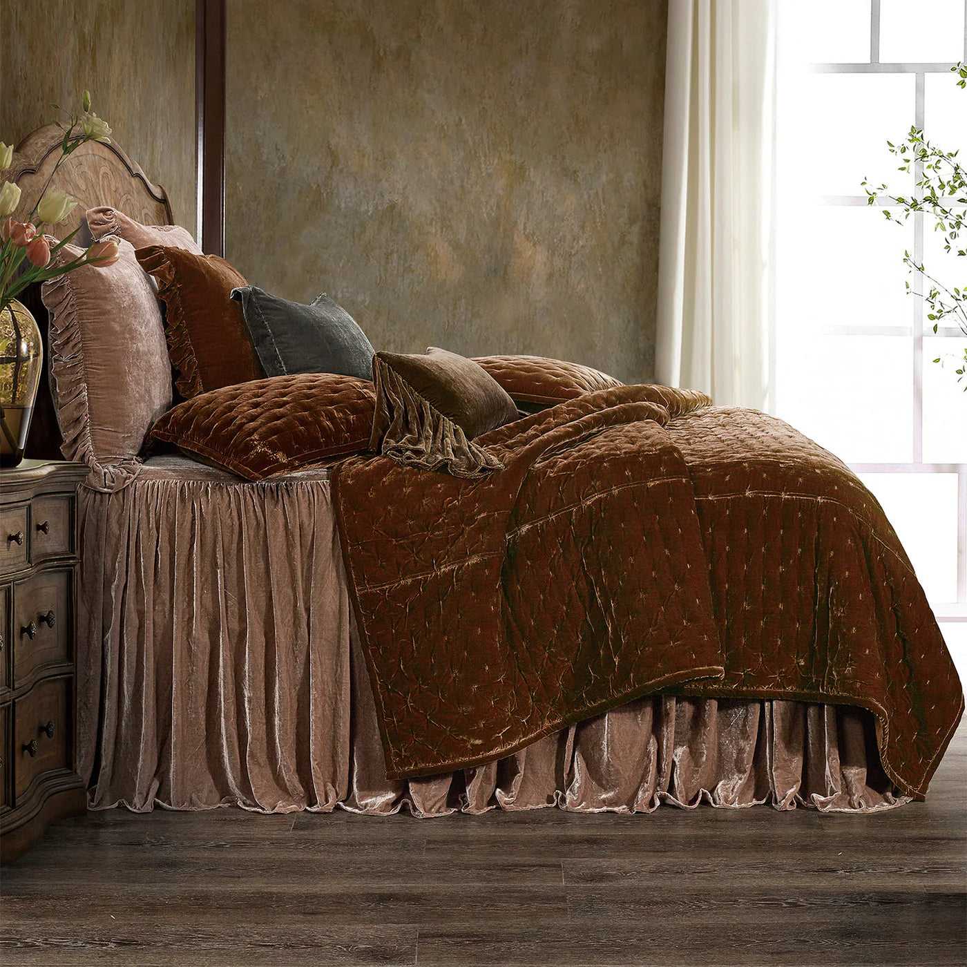 Lila Velvet Quilt Set