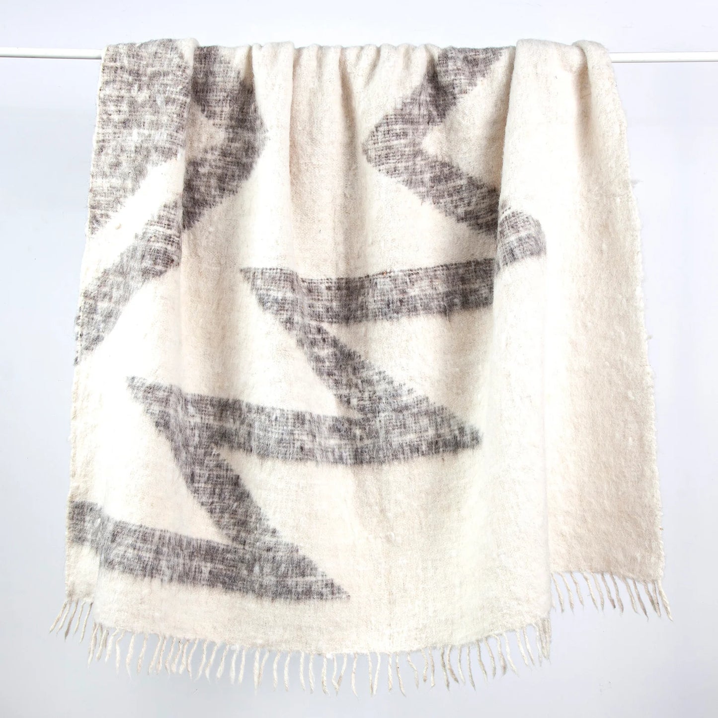 Momostenango Handwoven Blanket - 100% wool - Handwoven - Grey & White - The Boho House