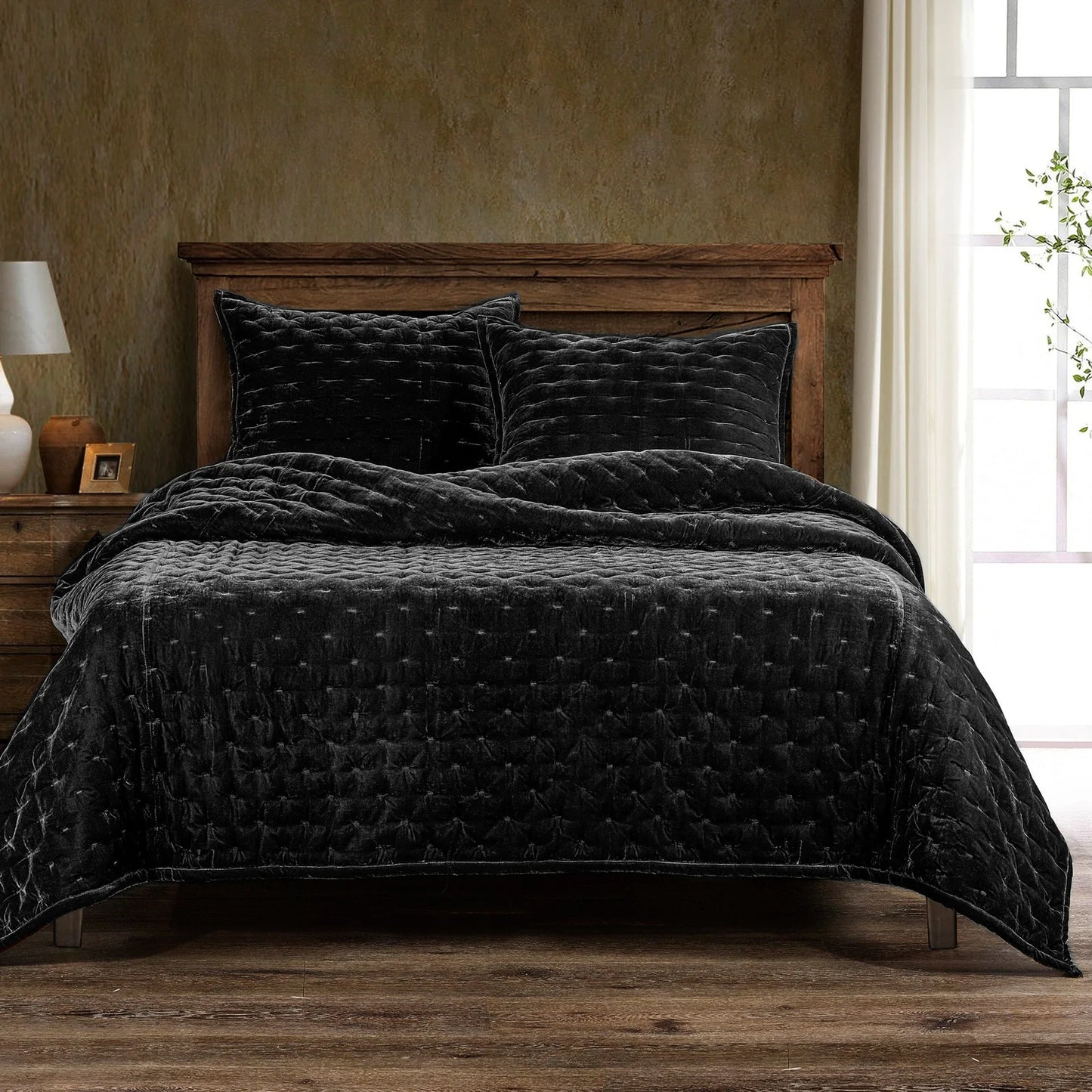 Lila Velvet Quilt Set