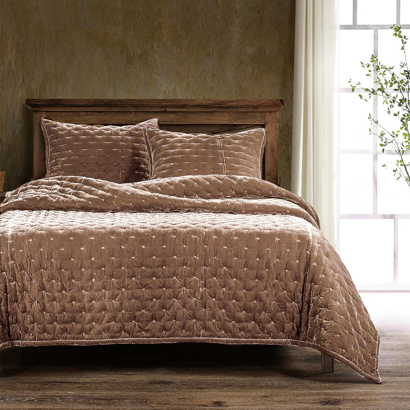 Lila Velvet Quilt Set