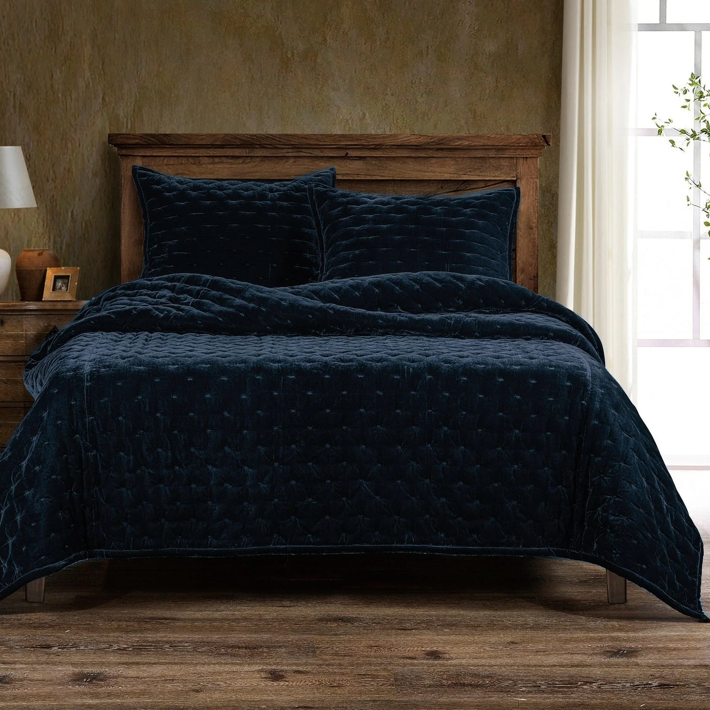 Lila Velvet Quilt Set