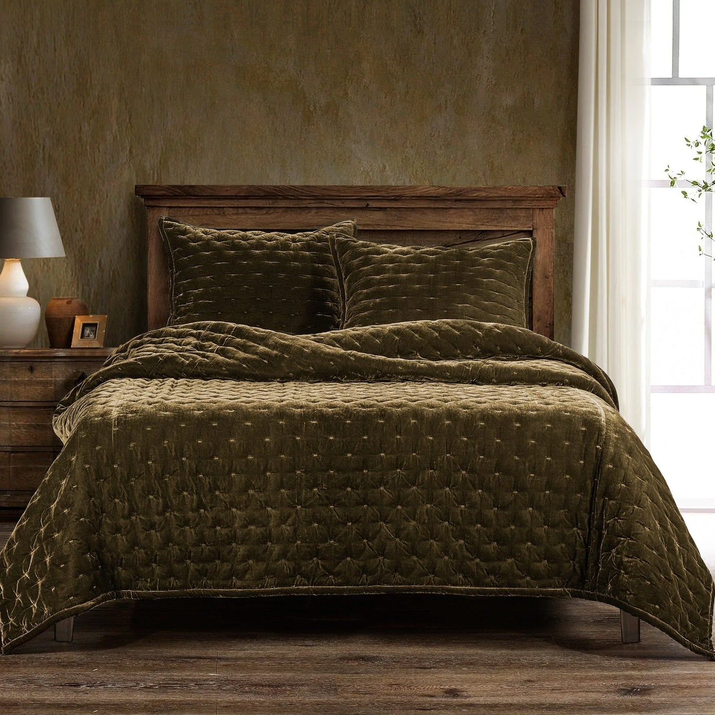 Lila Velvet Quilt Set