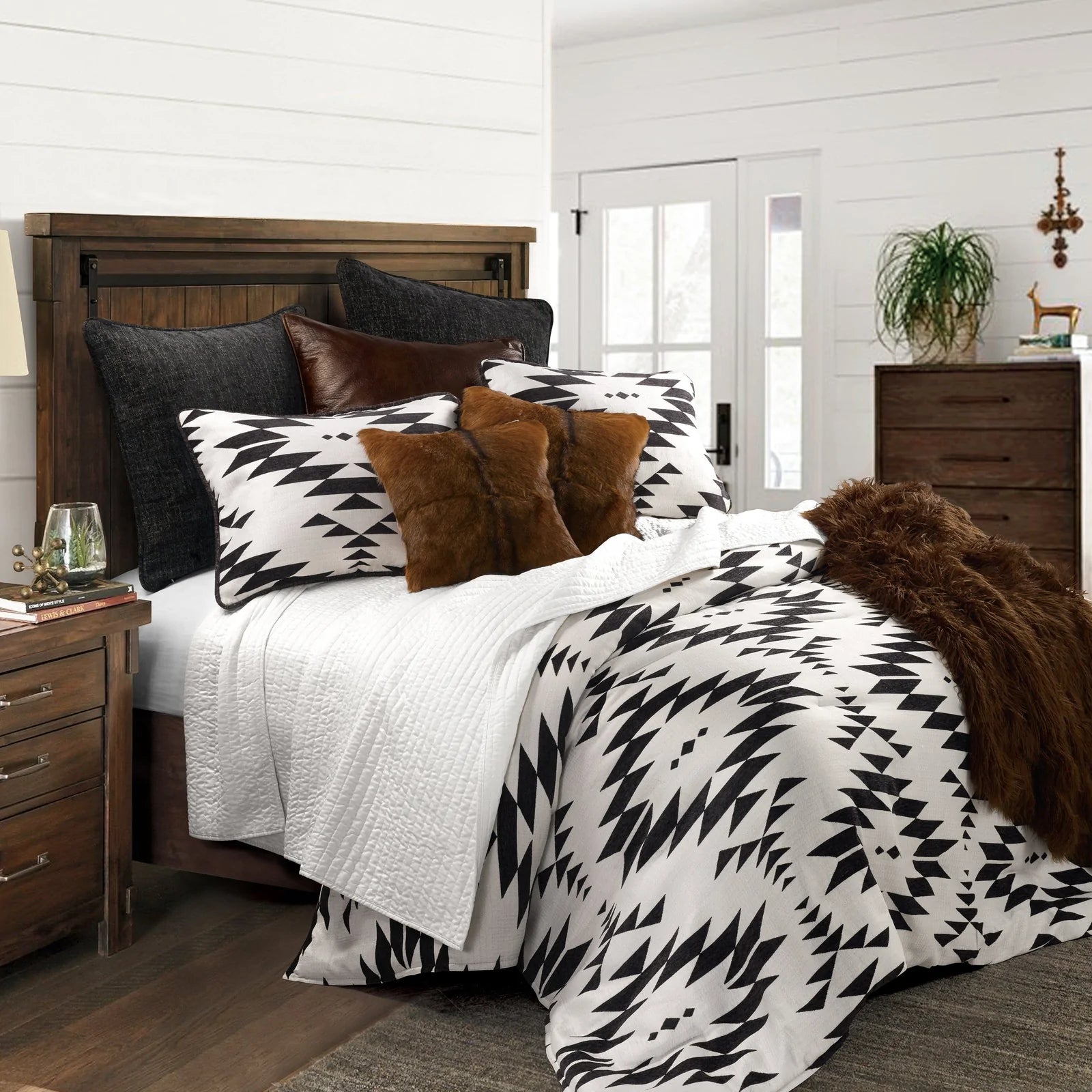 Table Rock Aztec Comforter Set - Black & White - Aztec Pattern - Cotton & Polyester - The Boho House